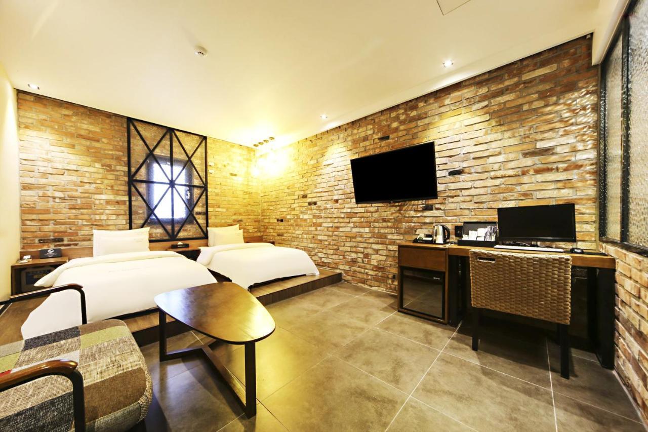Masan Almond Hotel Changwon Eksteriør billede