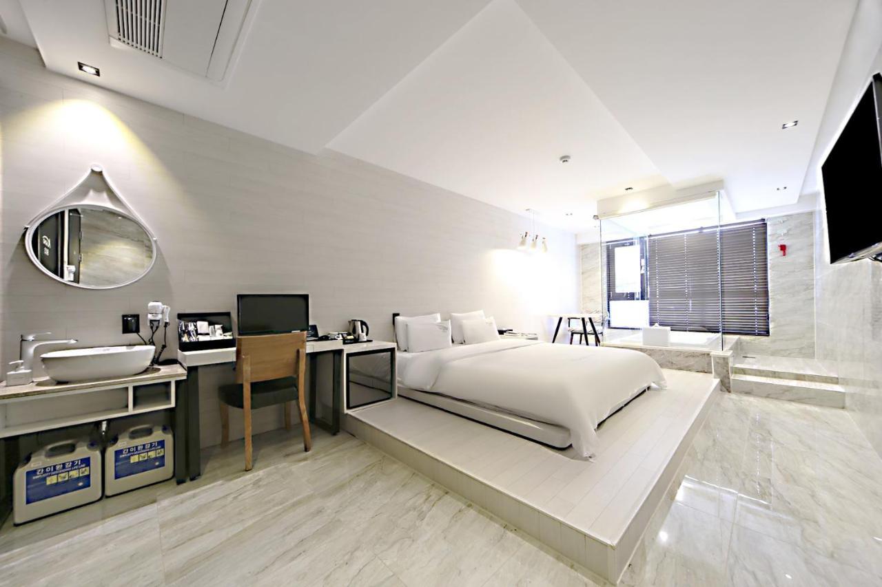Masan Almond Hotel Changwon Eksteriør billede